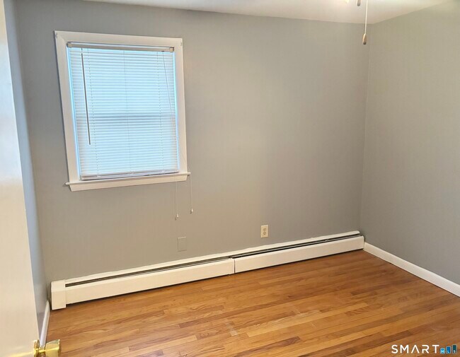 Building Photo - 33 Spring St