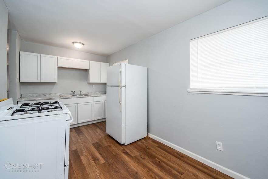 Building Photo - 525 N Bowie Dr