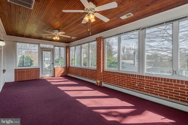 Building Photo - 871 Highland Ave