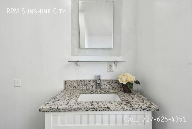 Building Photo - 3819 Queensboro Ave S