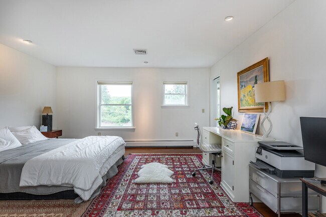 Building Photo - 17 Rhynus Rd