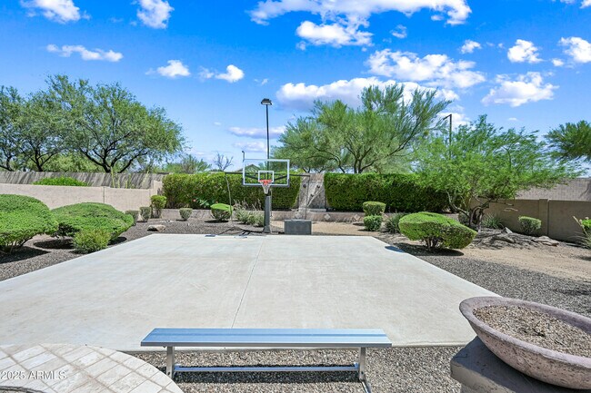 Building Photo - 2426 W Horsetail Trail