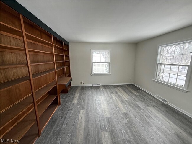 Building Photo - 22350 S Woodland Rd