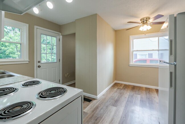 Building Photo - 509 Diecks Dr