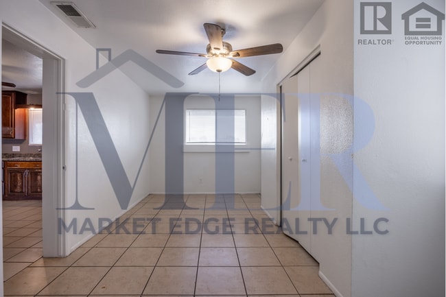 Building Photo - 5Bed/2Bath Home at 35th Ave/Cactus! $1799 ...