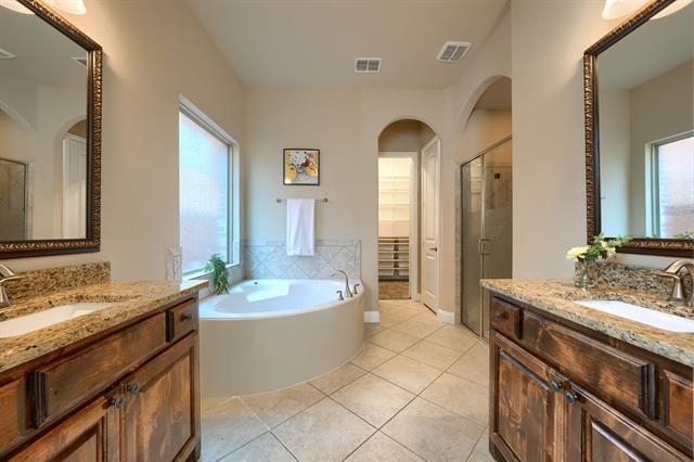 Building Photo - 7119 Isle Royale Ln