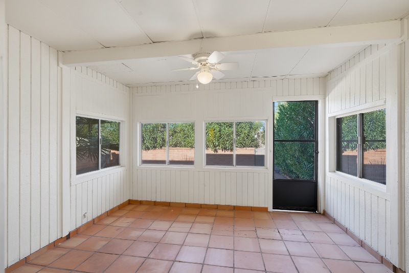 Building Photo - 359 N Calle Del Chancero