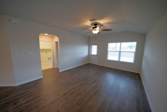 Building Photo - Like New Home in Red River Ranch (Cibolo)! -  Realtor Commission: $500