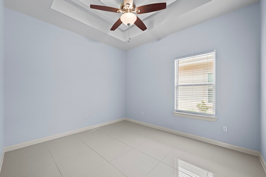 Building Photo - 812 E Myrtle Beach Ave