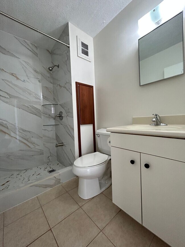 Building Photo - Available on 8/1/25, 620 soft, 2 bedrooms,...