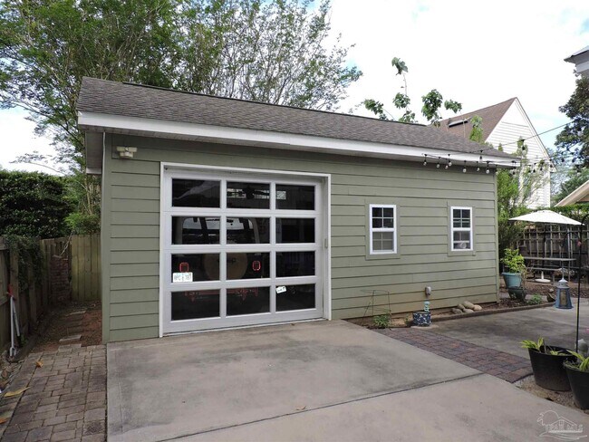 Building Photo - 1531 N 12th Ave