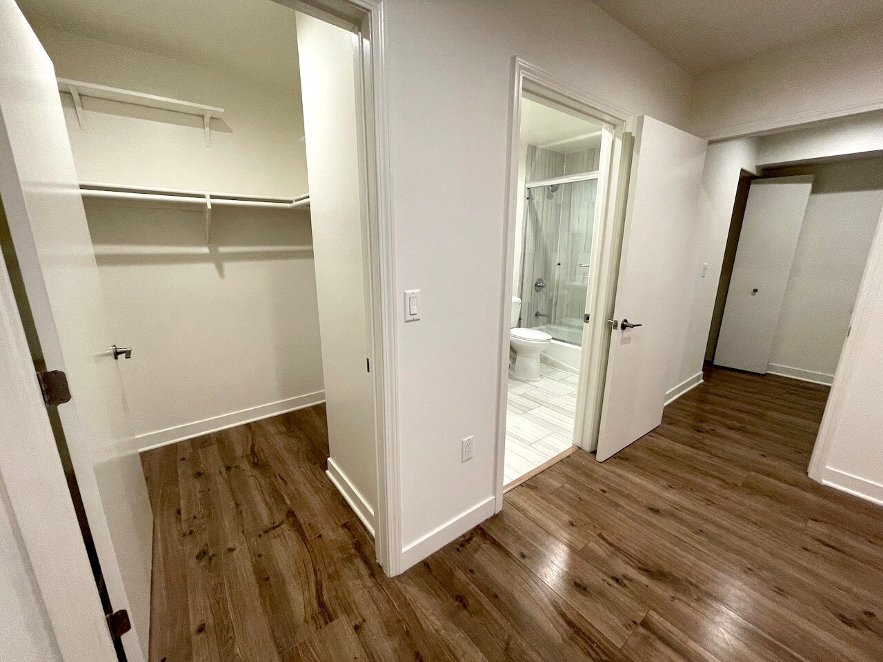 Building Photo - 6143 Fountain Ave