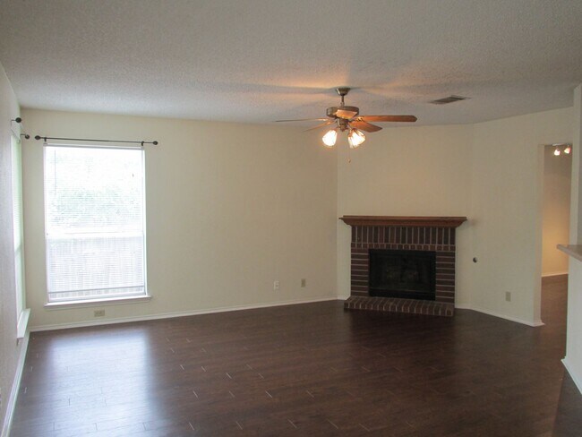 Building Photo - 1811 Lionheart Drive
