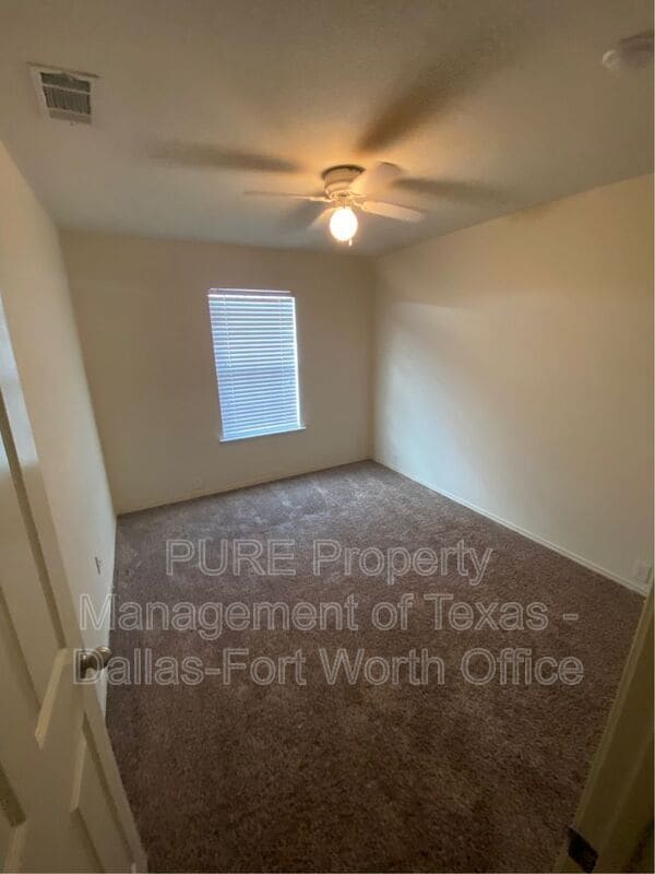 Building Photo - 2734 Hyde Park Dr