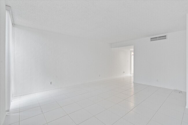 Building Photo - 609 Bridgewood Dr
