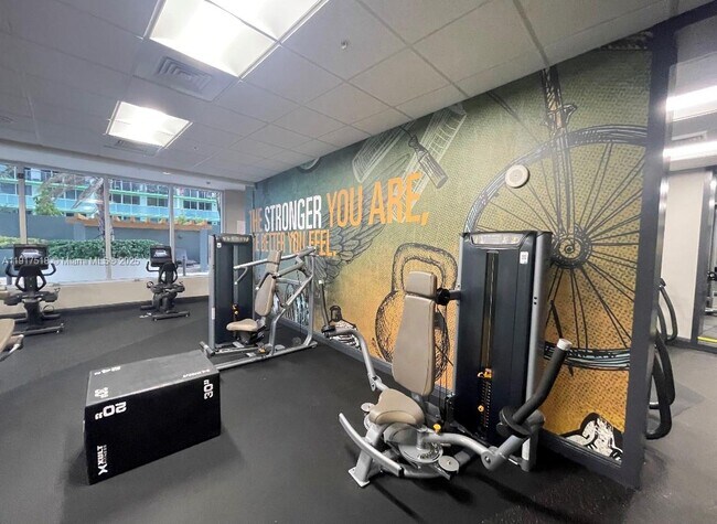 Building Photo - 1750 N Bayshore Dr