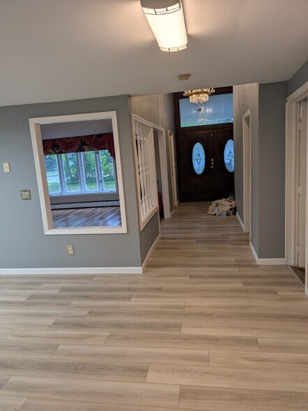 Building Photo - 270 Heim Rd