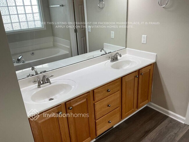 Building Photo - 13104 Townfield Dr