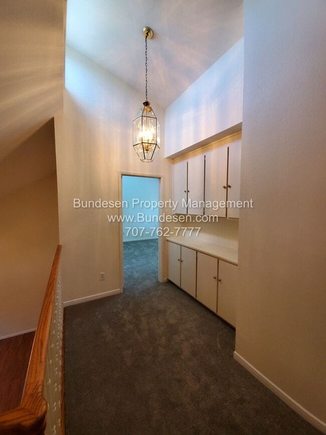 Building Photo - Beautiful 4 Bedroom Home with Pool – Easts...