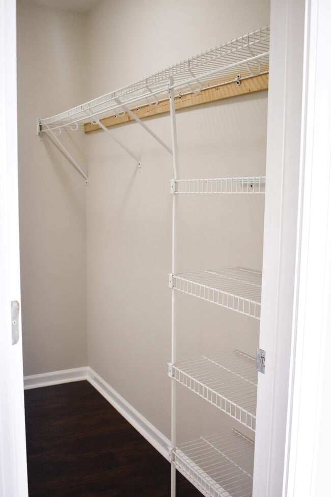 Building Photo - Deveron Townhome