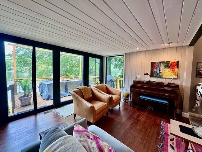 Building Photo - 18 Candlewood Springs Road