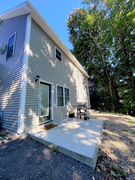 Building Photo - 185 Woodland Ave