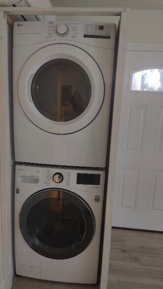 Building Photo - 5892 Wheelhouse Ln