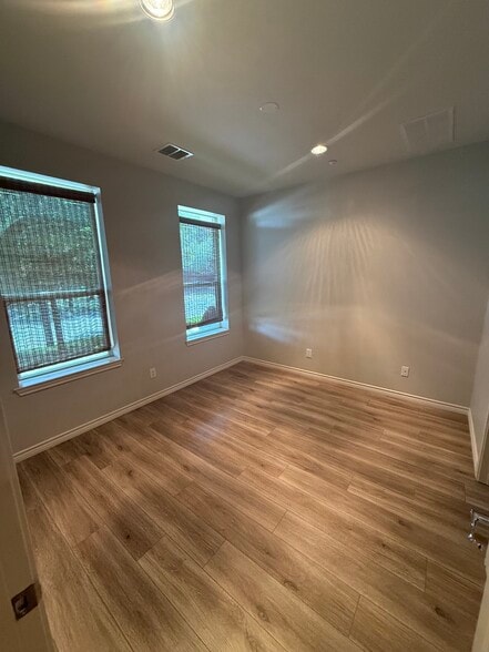 Building Photo - 4411 McKinney Ave