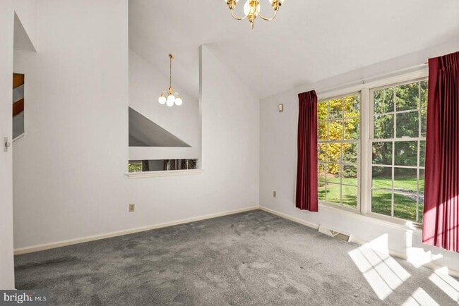 Building Photo - 1913 Meadow Ln