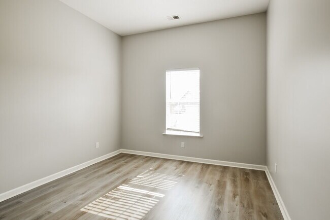 Building Photo - 9069 Gavin Dr