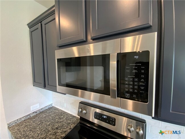 Building Photo - 2212 Clove Ct