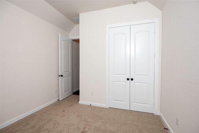 Building Photo - 6006 Rolling Strm Ct