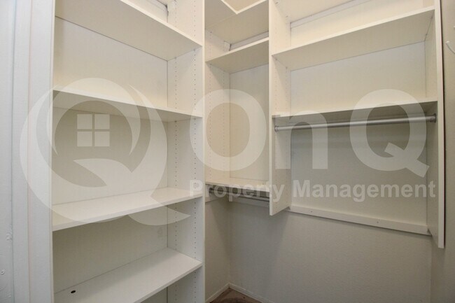 Building Photo - 11375 E Sahuaro Dr