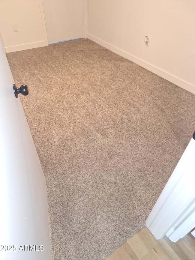 Building Photo - 461 W Holmes Ave