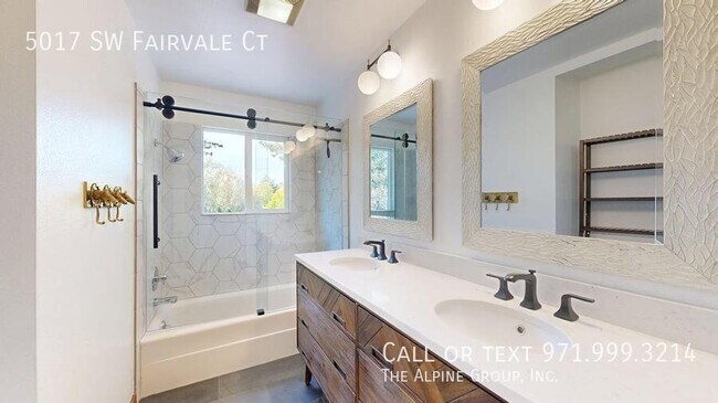 Building Photo - 5017 SW Fairvale Ct
