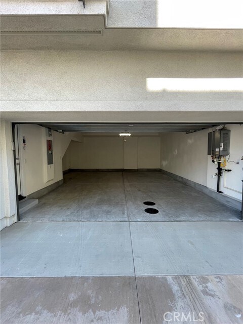 Building Photo - 1230 W Bushell St