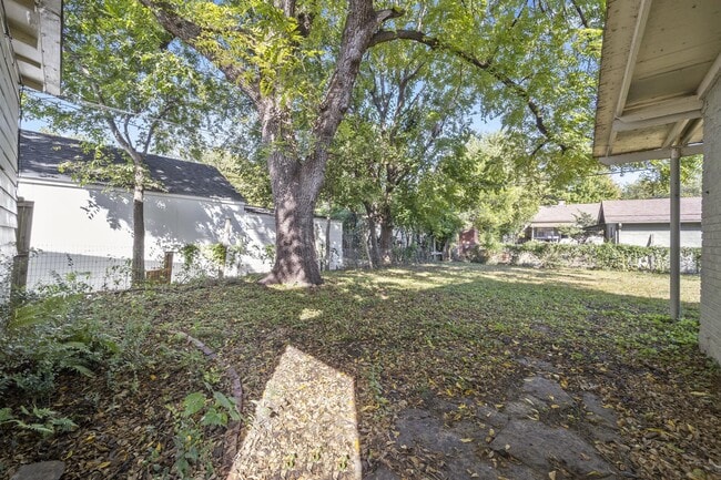 Building Photo - 1231 S Richmond Ave