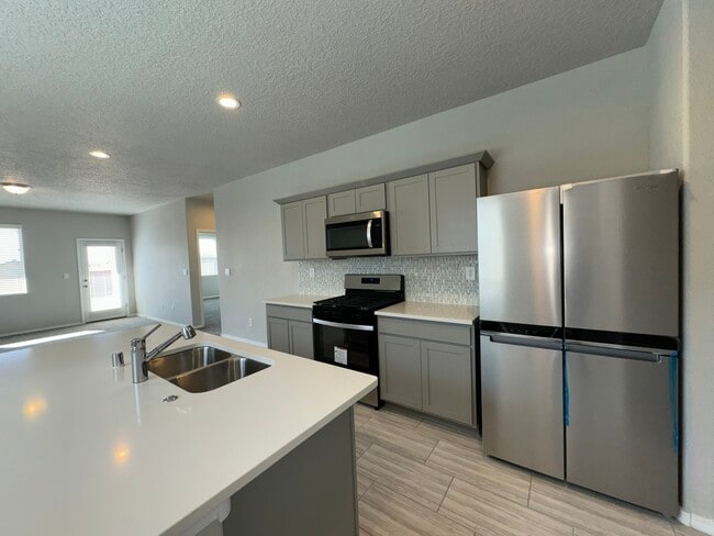 Building Photo - 776 Amatista Lp SE