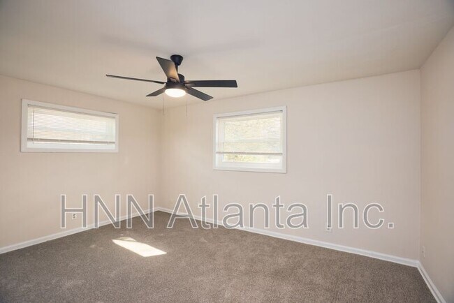 Building Photo - 2157 Lenox Rd NE