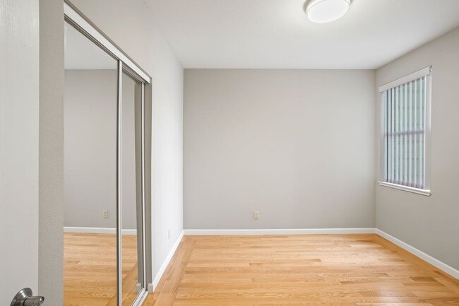 Building Photo - Spacious 3Bd/2Ba in SF Richmond District!