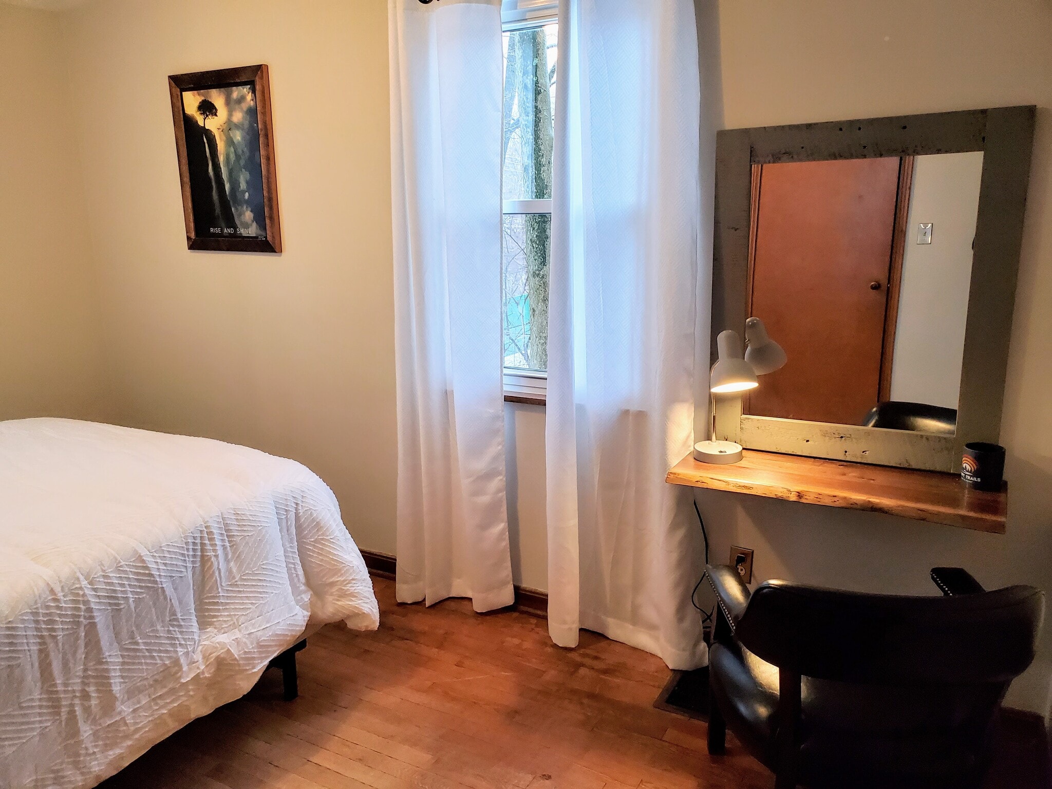 Building Photo - 273 W Lakeview Ave