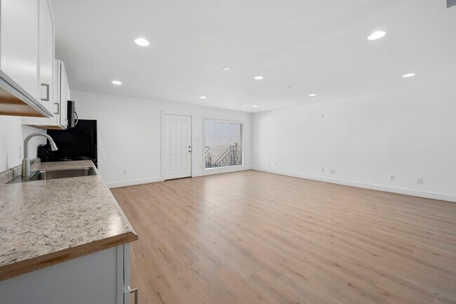 Building Photo - 234 Westheimer Rd