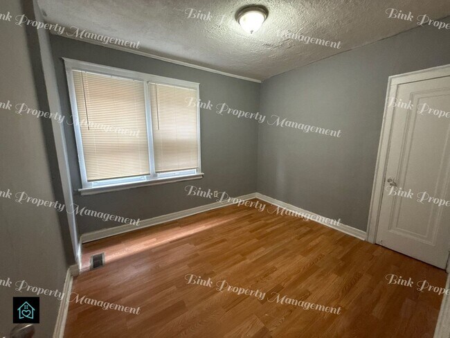 Building Photo - 14814 Sussex St
