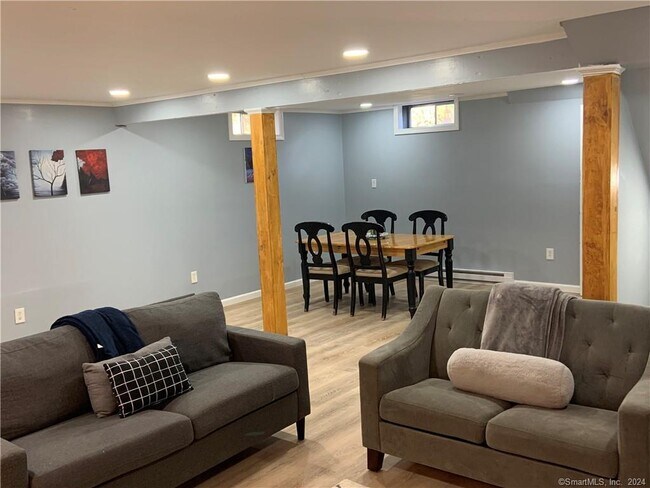 Building Photo - 9 Beech St