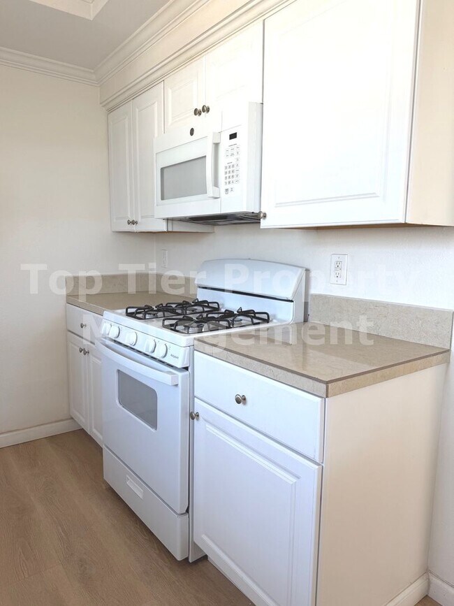 Building Photo - ***Beautiful Oceanfront 3 bed, 2 bath, 2,076 sqft House in Carlsbad Village - Available 06/15***