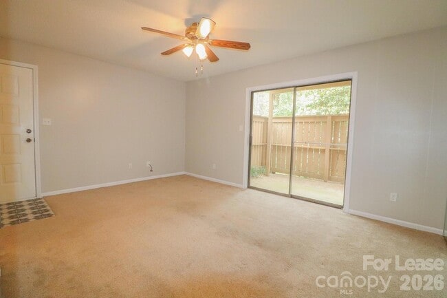 Building Photo - 1645 Cedarview Ct