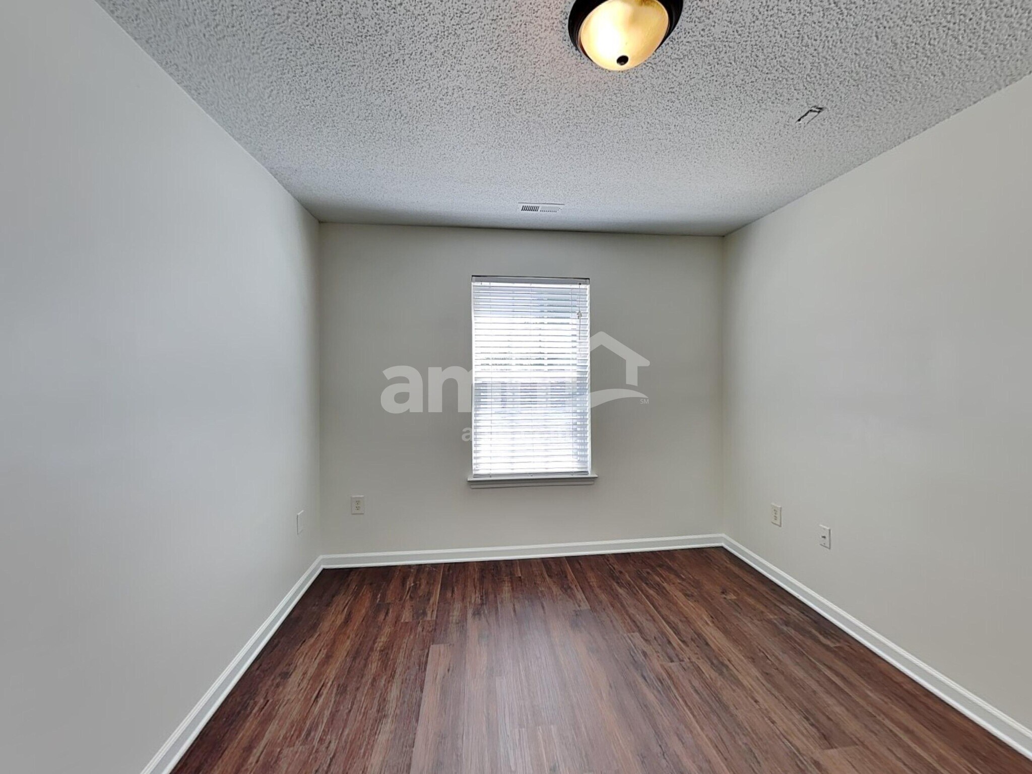 Building Photo - 9428 Meadowmont View Dr