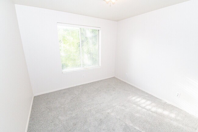Building Photo - 543 S 900 E