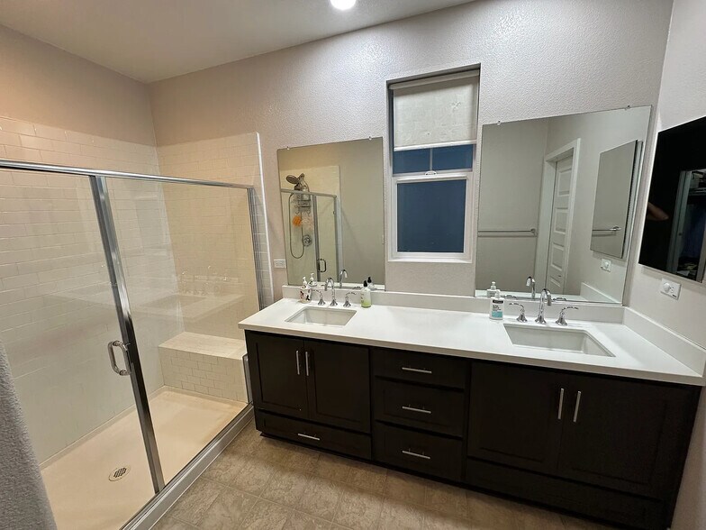 Building Photo - 38024 Luma Ter