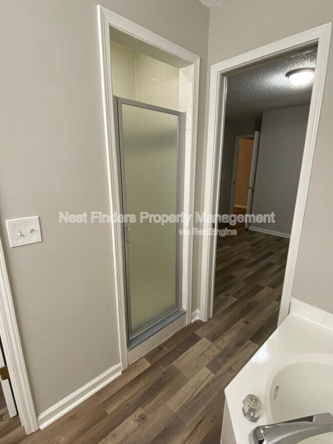 Building Photo - 421 Filmore Dr